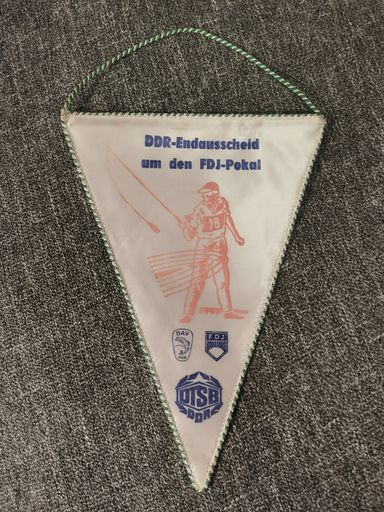 Vorderseite DDR FDJ Pokal